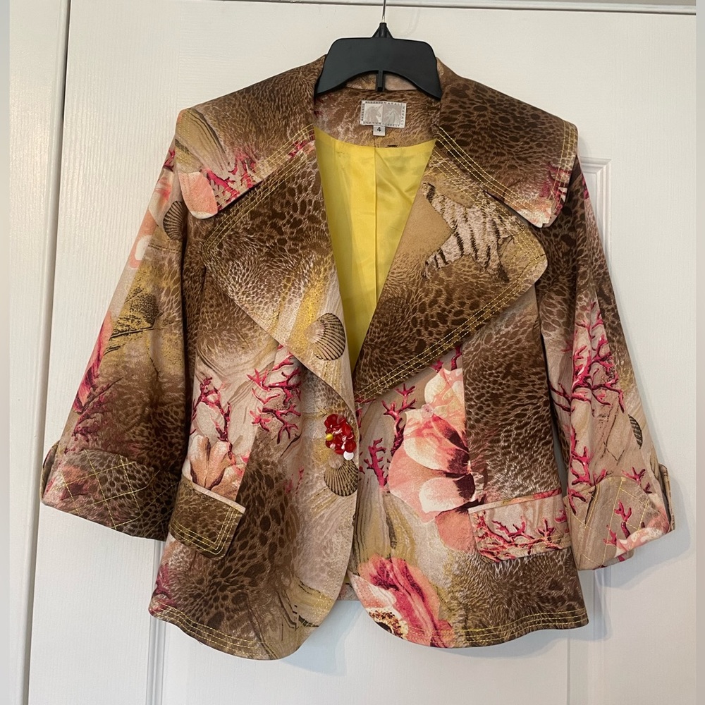Sleek Women’s Pink Coral/Seashell/Flower jacket